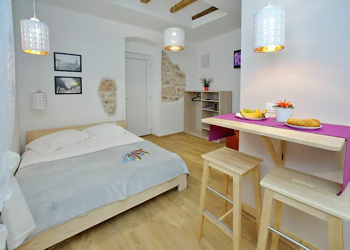 Guverna New Apartmán *