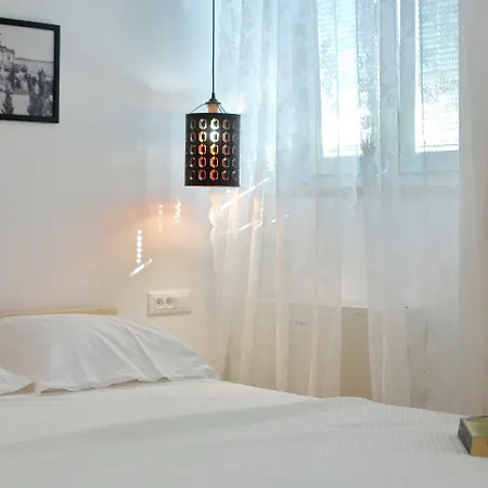 Apartman Guverna New Zára