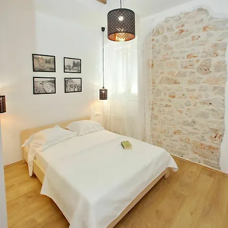 Guverna New Apartmán *