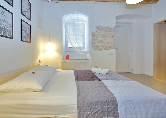 卜维娜新城公寓 *