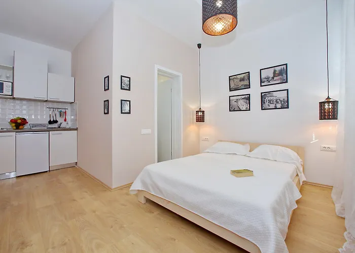 卜维娜新城公寓 *