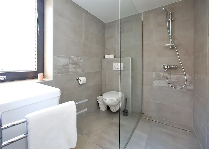 卜维娜新城公寓 * 扎达尔