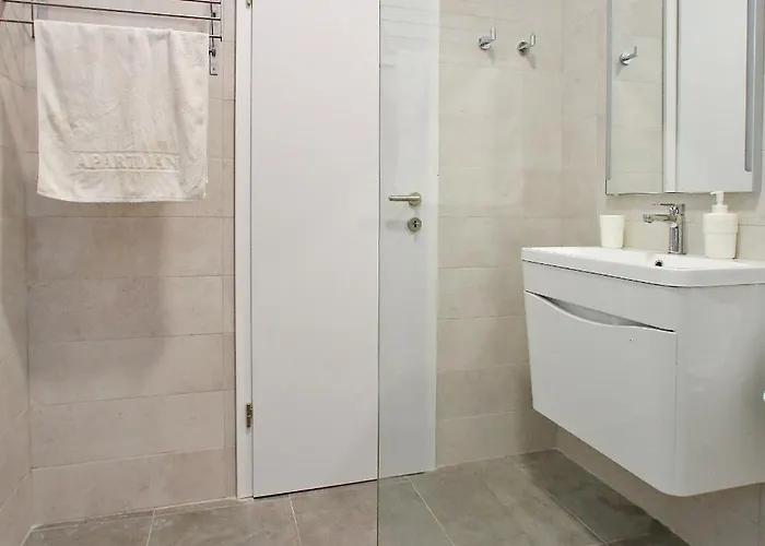 卜维娜新城公寓 *