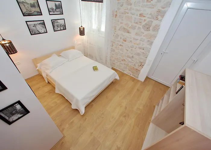 卜维娜新城公寓 * 扎达尔